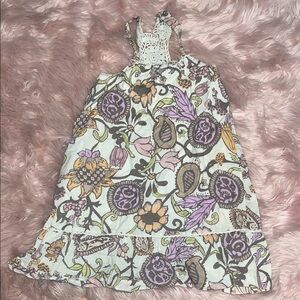 Gap size 5T Floral Kids Dress with crochet Detail back